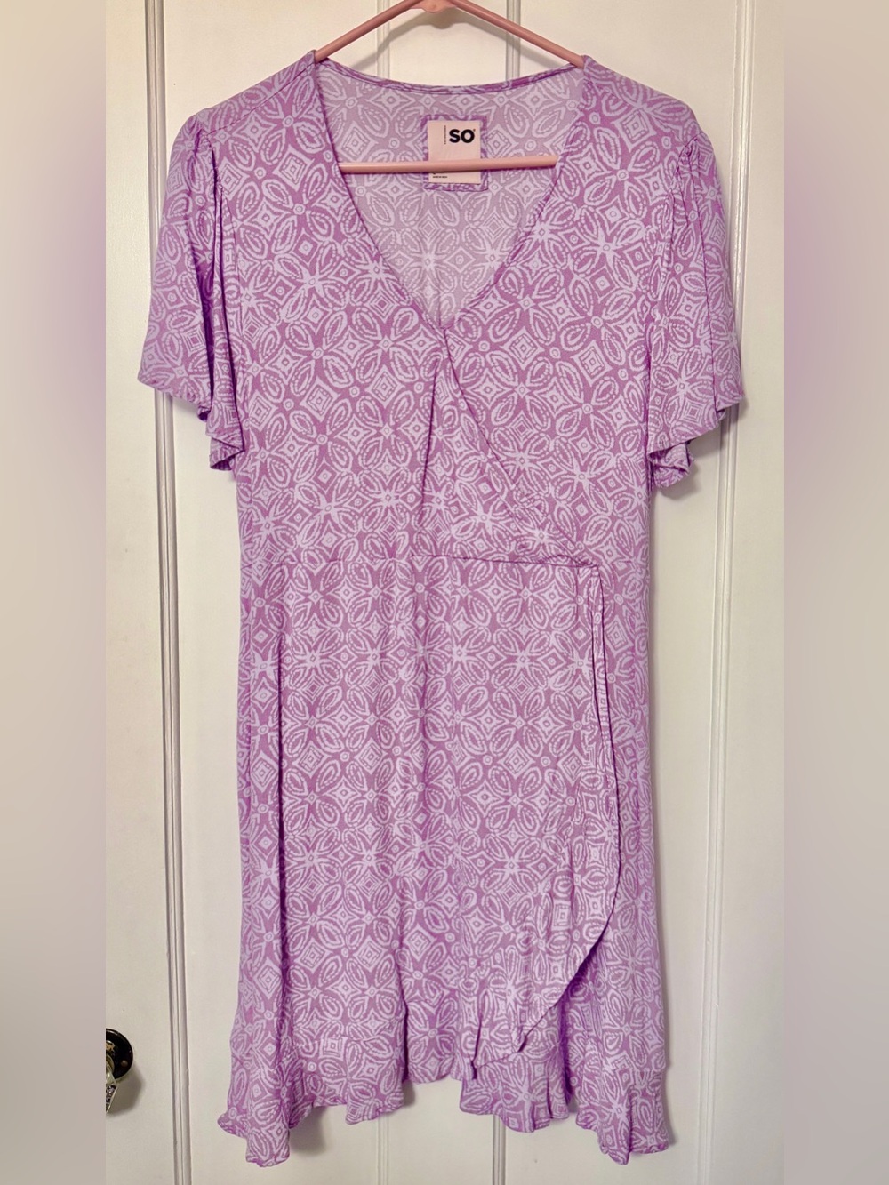 Women’s Large SO Brand Lavender Purple Boho Print V-Neck Wrap Dress Sundress